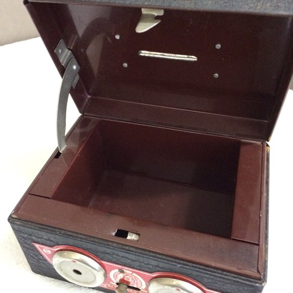 Vintage Black Metal Savings Bank SAN Lion Handle Coin Slot Good Condition - Picture 6 of 7